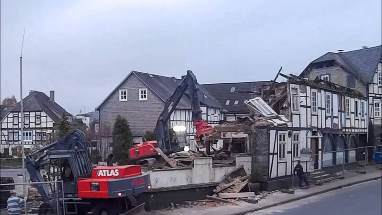 Videovorschau: Abriss des Gasthofs Schulte-Schüppen in Olsberg, Video 2