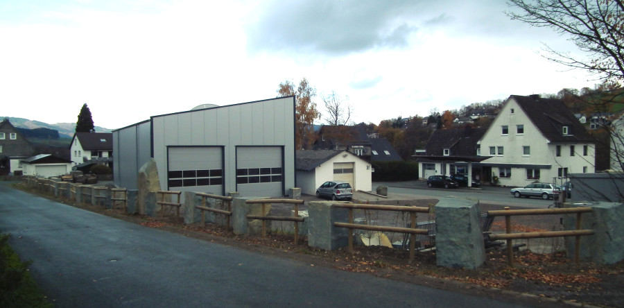 ABGRENZUNG – NATURSTEIN